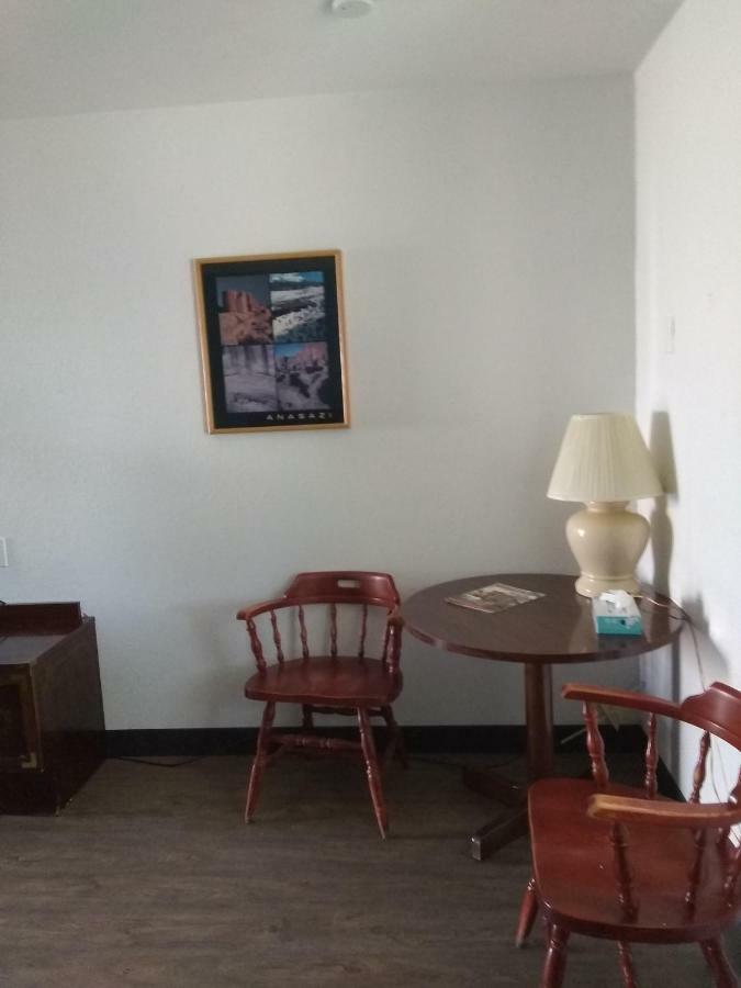 Road Runner Lodge Cortez Rum bild